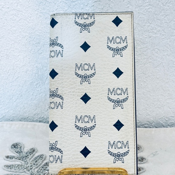 MCM white and Navy Wallet - Picture 12 of 12